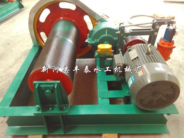 10噸QPQ卷揚式啟閉機1.jpg 10噸QPQ卷揚式啟閉機1.jpg